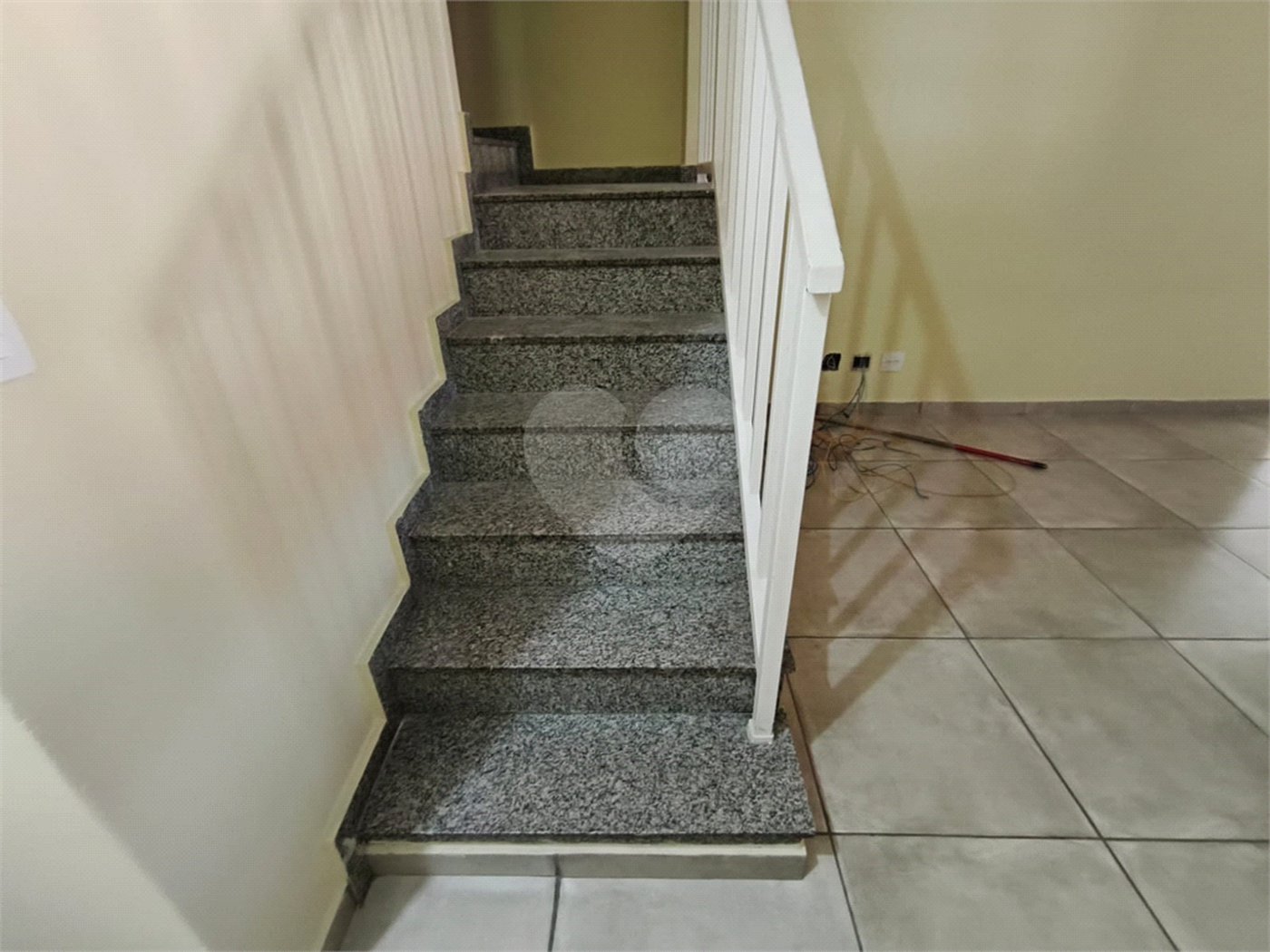 Sobrado à venda com 3 quartos, sendo 1 suíte, em Vila Nivi, São Paulo, SP