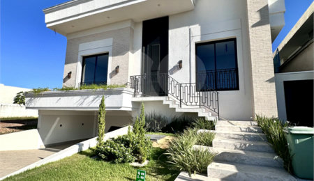 Casa à venda com 3 suítes no condomínio Residencial Florais Itália, Cuiabá - MT