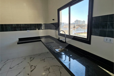 Casa à venda com 3 quartos, sendo 1 suíte,  em Maracanã, Praia Grande, SP