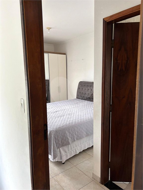 Sobrado à venda com 5 quartos, sendo 1 suíte, em Jardim Marisa, São Paulo, SP