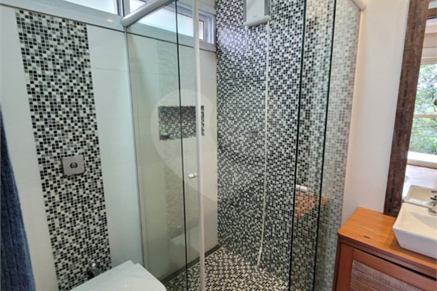 Casa à venda com 3 suítes no condomínio Parque Petrópolis 4 Secção, Mairiporã - SP