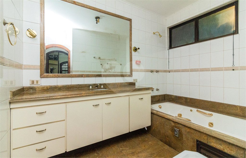 Casa à venda ou para alugar com 5 quartos, sendo 3 suítes, em Imirim, São Paulo, SP