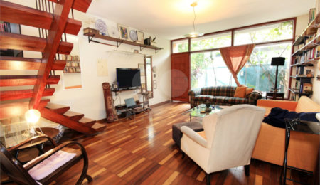 Sobrado à venda com 3 quartos, sendo 1 suíte,  em Alto da Boa Vista, São Paulo, SP