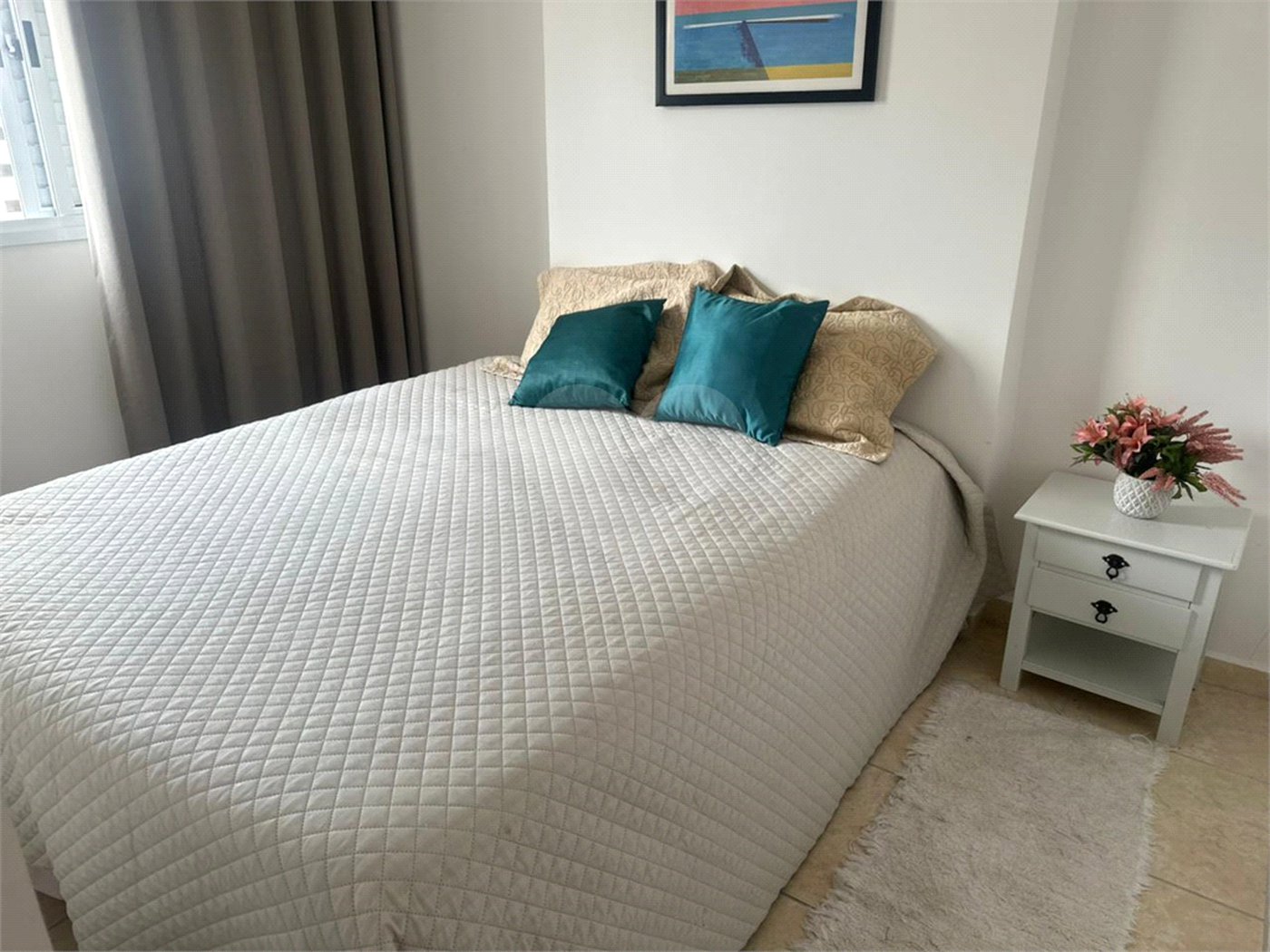 Apartamento à venda ou para alugar com 2 quartos, sendo 1 suíte,  em Guilhermina, Praia Grande, SP