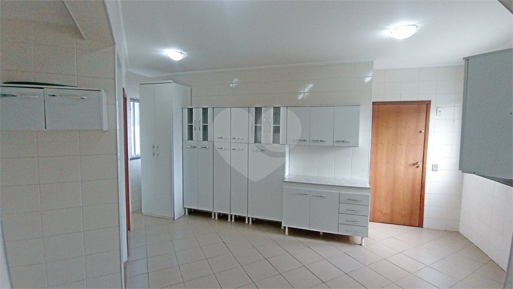 Apartamento à venda com 3 suítes no Centro, Vinhedo, SP