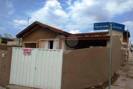 Casa versátil à venda: Casa com 2 Quartos, 3 Unidades Residenciais e Sala Comercial - Louveira