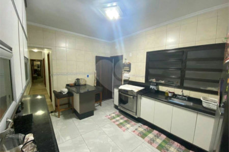 Casa à venda com 3 quartos, sendo 1 suíte, em Cidade Líder, São Paulo, SP