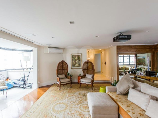 Apartamento à venda com 3 suítes em Campo Belo, São Paulo, SP