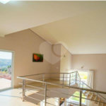 Casa à venda com 4 quartos, sendo 2 suítes, no condomínio Residencial Jardim Primavera, Louveira - SP