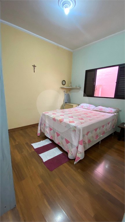 Casa à venda com 3 quartos, sendo 2 suítes, no condomínio Residencial Jardim Altos de Suzano, Suzano - SP