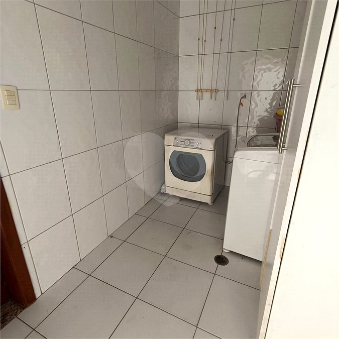 Sobrado à venda com 3 suítes em Vila Nivi, São Paulo, SP