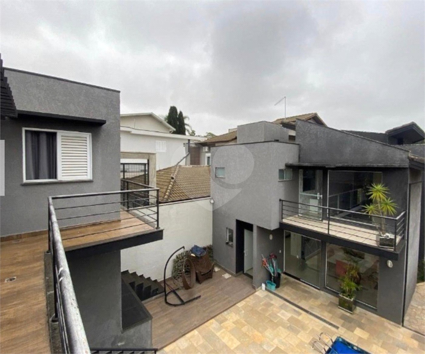 Casa para alugar com 5 quartos, sendo 3 suítes,  em Vila Oliveira, Mogi das Cruzes, SP