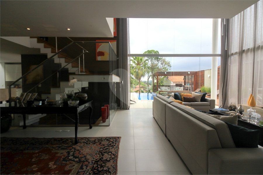 Sobrado à venda com 4 suítes em Tremembé, São Paulo, SP