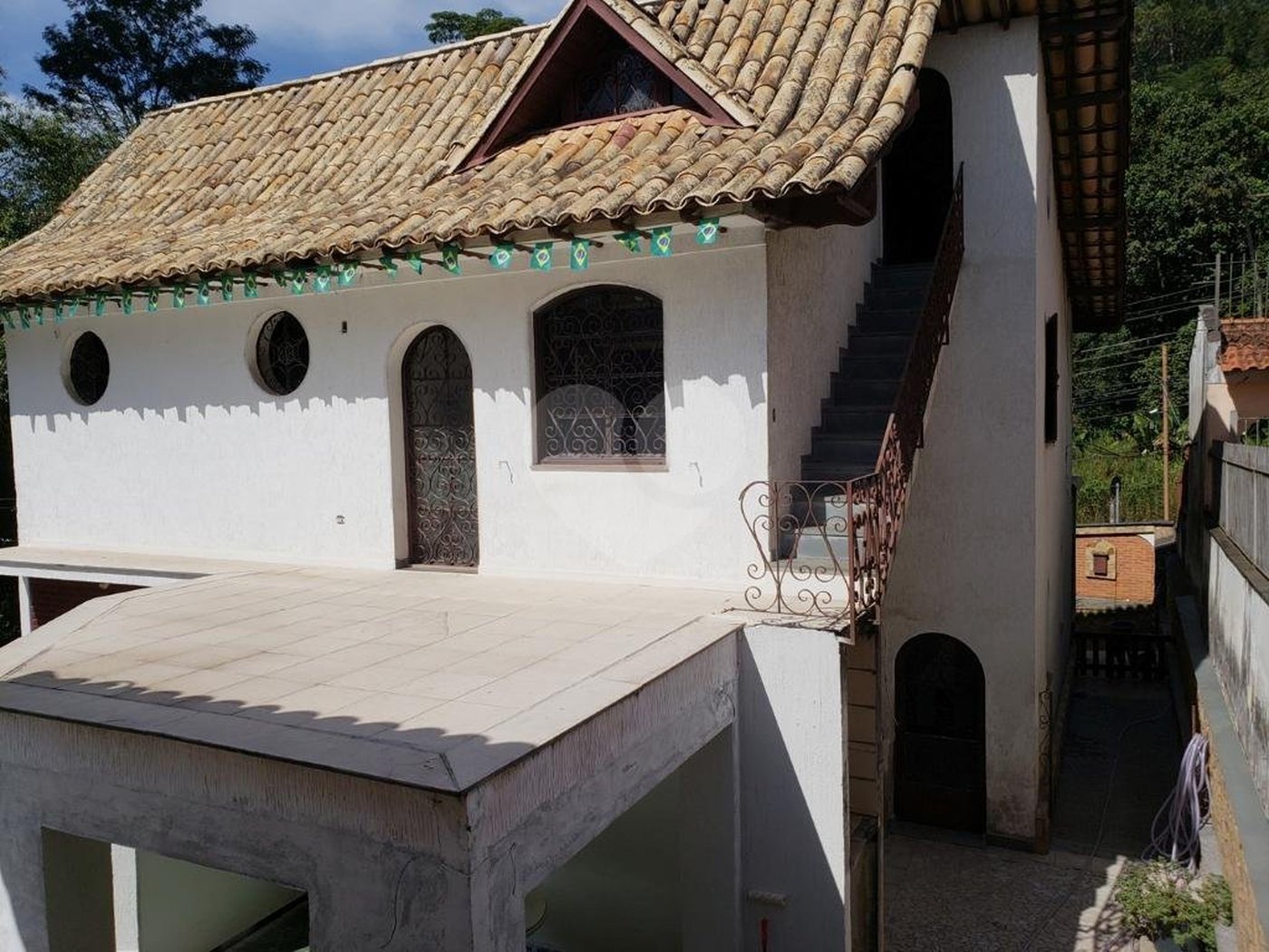 Sobrado à venda com 4 quartos, sendo 1 suíte, em Jardim Floresta, São Paulo, SP