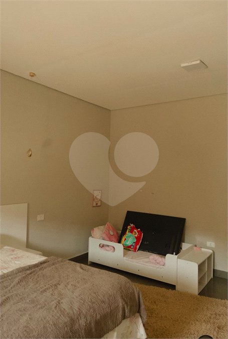 Casa à venda ou para alugar com 3 suítes em Mairiporã, SP