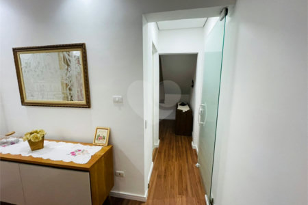 Casa à venda com 4 quartos, sendo 1 suíte,  em Jardim Stella, Santo André, SP