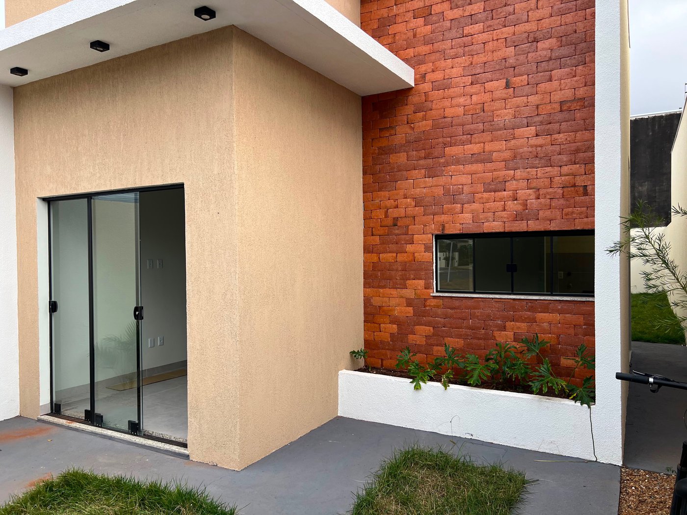 Casa à venda com 2 quartos, sendo 1 suíte,  em Vila Nova, Três Lagoas, MS