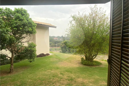 Casa à venda com 4 suítes no condomínio Vale da Santa Fé, Vinhedo - SP