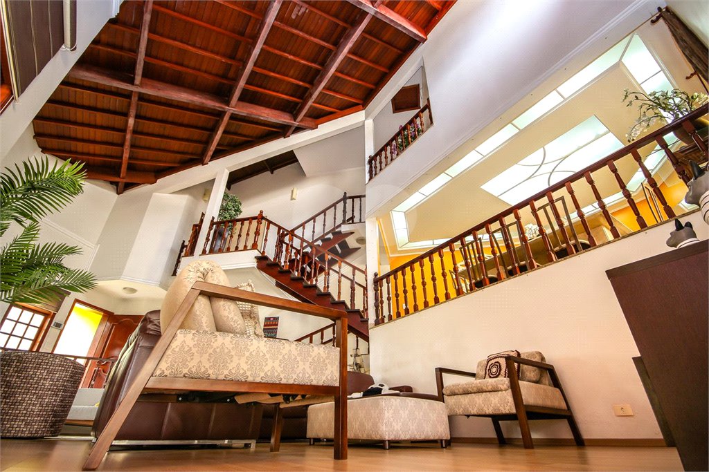 Casa à venda com 5 quartos, sendo 3 suítes, em City América, São Paulo, SP