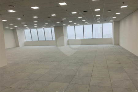 Sala à venda em Várzea de Baixo, São Paulo, SP
