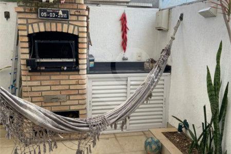 Casa à venda com 3 quartos, sendo 1 suíte, no condomínio Villaggio Portobello, São Paulo - SP