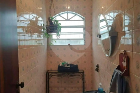 Sobrado à venda com 3 quartos, sendo 1 suíte,  em Jardim Ester, São Paulo, SP