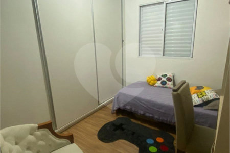Apartamento à venda com 2 quartos, sendo 1 suíte,  em Jardim Carambeí, São Roque, SP