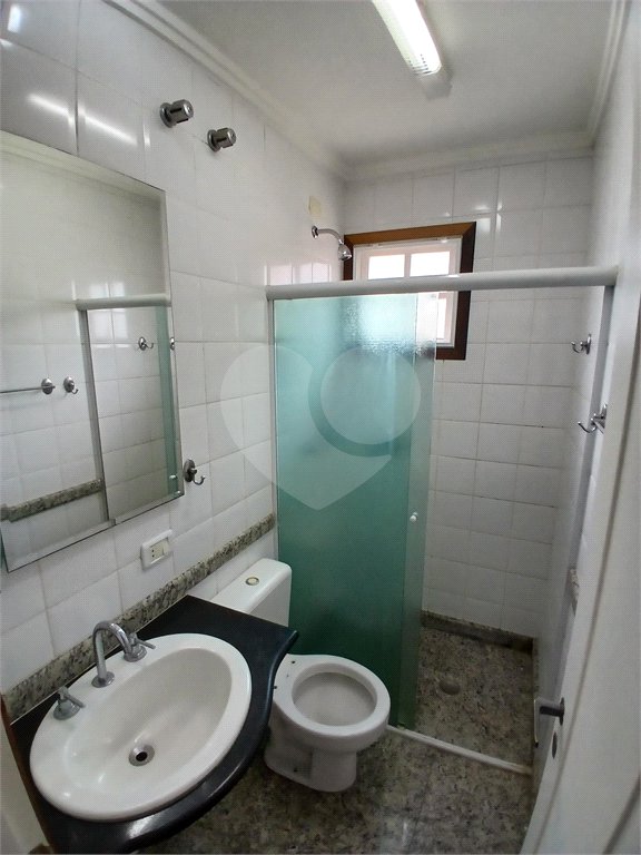 Casa à venda ou para alugar com 3 quartos, sendo 2 suítes, no condomínio Chácara das Rosas, São Paulo - SP