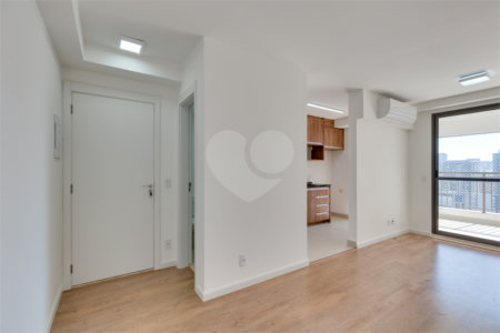 Apartamento à venda com 3 quartos, sendo 1 suíte, em Chácara Santo Antônio, São Paulo, SP