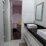 Casa para alugar com 5 quartos, sendo 1 suíte, no condomínio Figueira Garden, Atibaia - SP