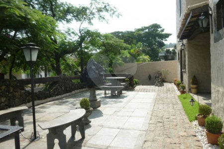 Sobrado à venda com 3 suítes em Jardim Leonor, São Paulo, SP
