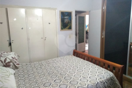 Casas de dois andares à venda em Parque Bristol