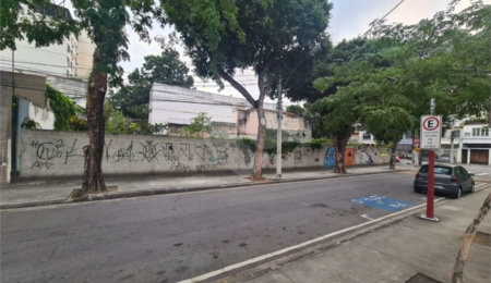 Terreno à venda com 1 suíte,  em Maracanã, Rio de Janeiro, RJ