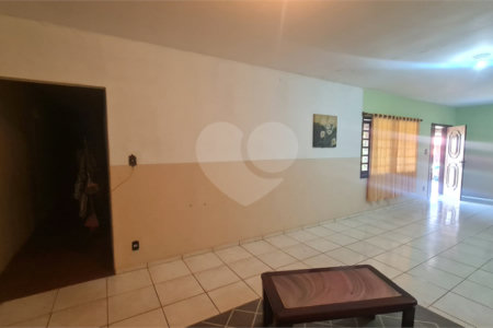 Chácara à venda com 3 quartos, sendo 1 suíte, em Vila Reis, Itapetininga, SP