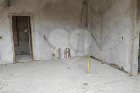 Sobrado no condomínio Village Damha II