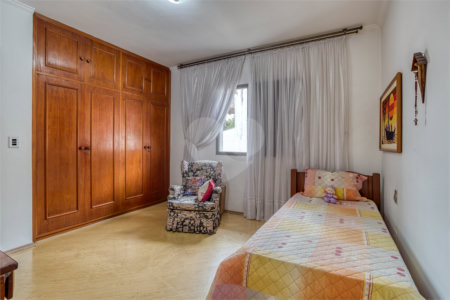 Casa de Vila à venda com 4 quartos, sendo 2 suítes, em Granja Julieta, São Paulo, SP