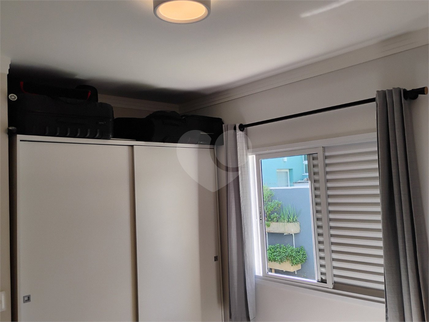 Casa à venda com 3 quartos, sendo 1 suíte, no condomínio Ibi Aram 1, Itupeva - SP