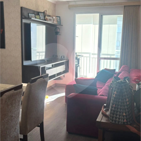 Apartamento à venda com 3 quartos, sendo 1 suíte, em Conjunto Residencial Irai, Suzano, SP