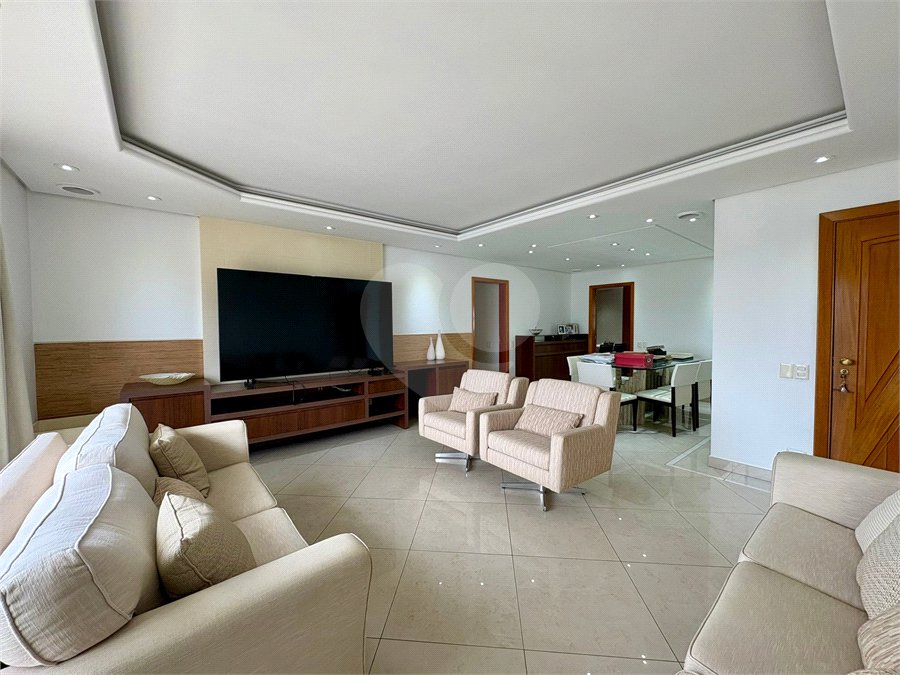 Apartamento à venda com 4 quartos, sendo 1 suíte, em Moema, São Paulo, SP