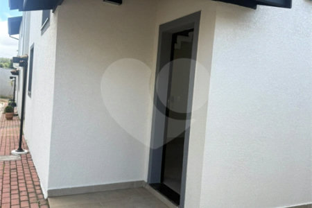 Casa à venda ou para alugar com 3 quartos, sendo 1 suíte, no condomínio Residencial Marchant Buarque, Atibaia - SP