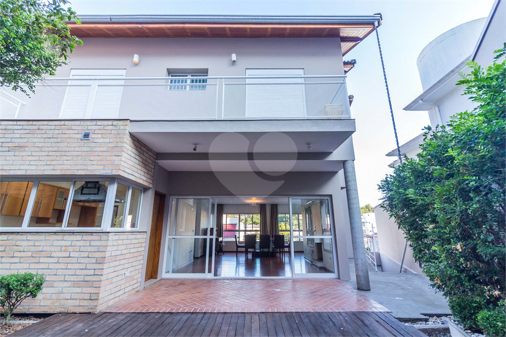 Sobrado à venda com 4 quartos, sendo 3 suítes,  em Tremembé, São Paulo, SP