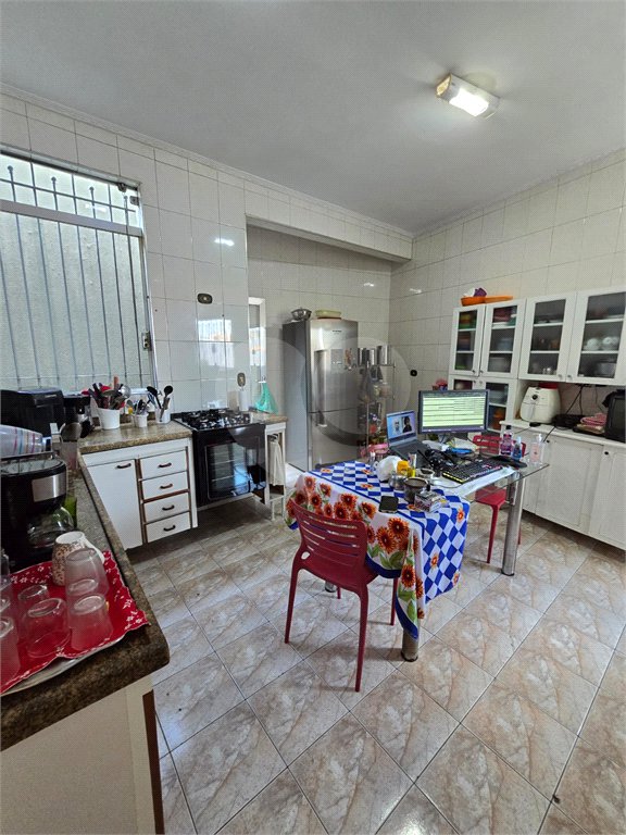Sobrado à venda com 5 quartos, sendo 1 suíte, em Vila Bonilha, São Paulo, SP