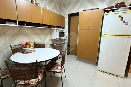 Casa à venda com 4 quartos, sendo 2 suítes, em Lar São Paulo, São Paulo, SP