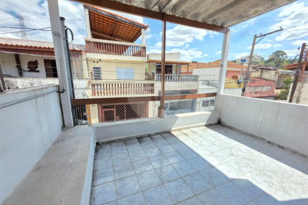 Sobrado à venda com 4 quartos, sendo 1 suíte,  em Rio Pequeno, São Paulo, SP