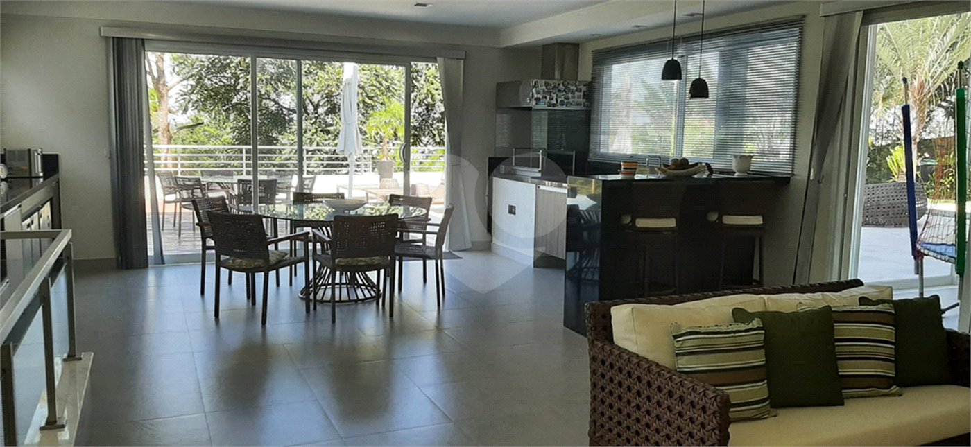 Casa à venda com 4 suítes no condomínio São Joaquim, Vinhedo - SP