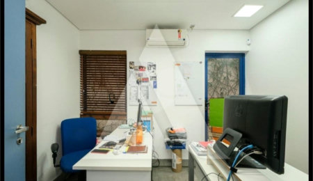 Casa à venda com 3 quartos, sendo 1 suíte,  em Indianópolis, São Paulo, SP
