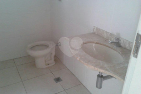 Sobrado à venda com 8 quartos em Vila Tramontano, São Paulo, SP