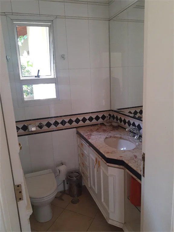 Casa à venda com 5 suítes em Jardim Leonor, São Paulo, SP