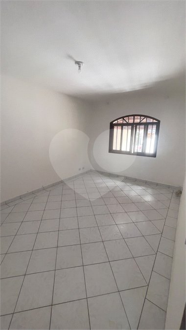 Sobrado à venda com 4 quartos, sendo 1 suíte,  em Jardim Ester Yolanda, São Paulo, SP