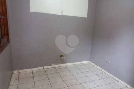 Sobrado à venda com 4 quartos, sendo 3 suítes, em Cidade São Francisco, São Paulo, SP